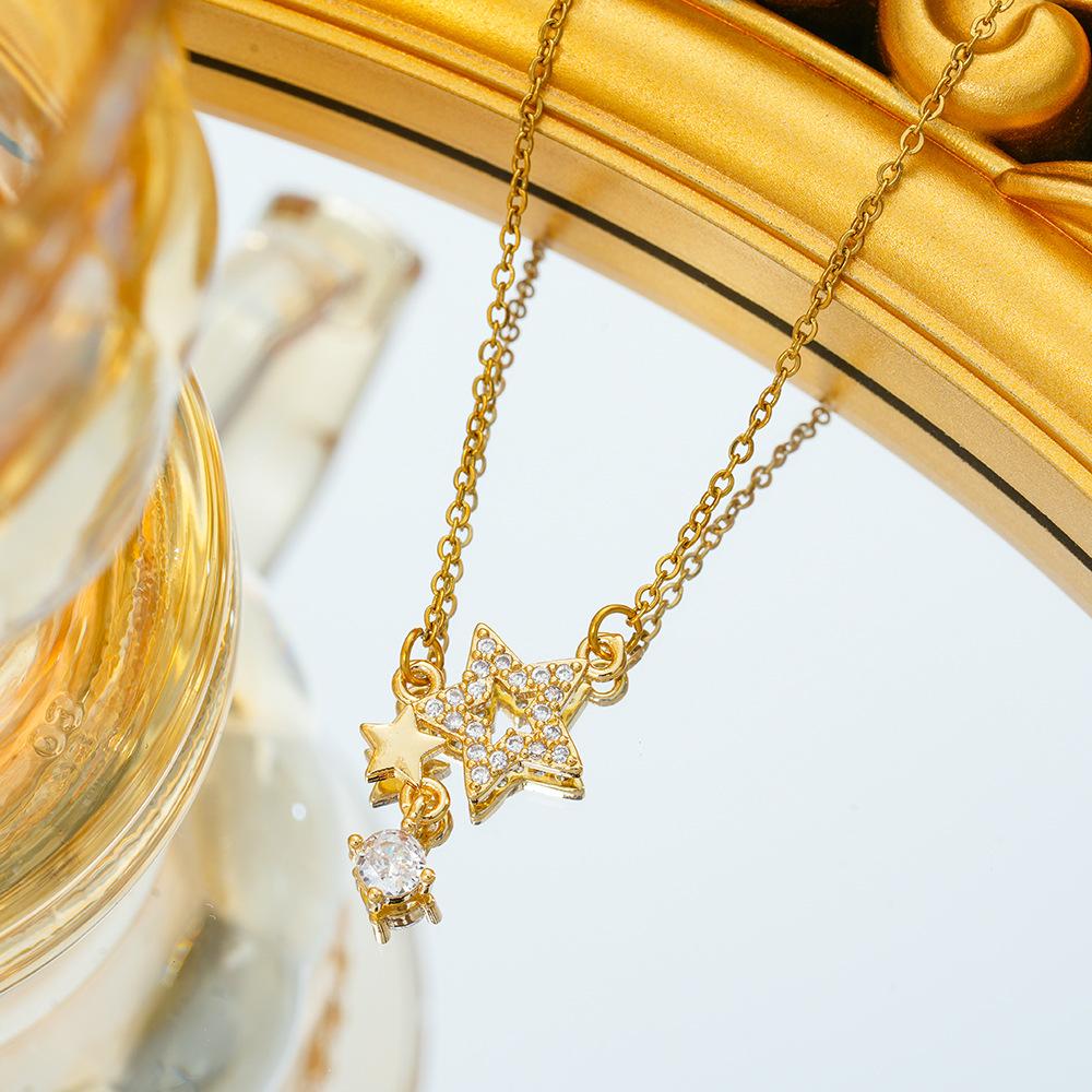 Collana a forma di stella per donna con design di nicchia di lusso leggero, catena per clavicola a stella intarsiata di diamanti