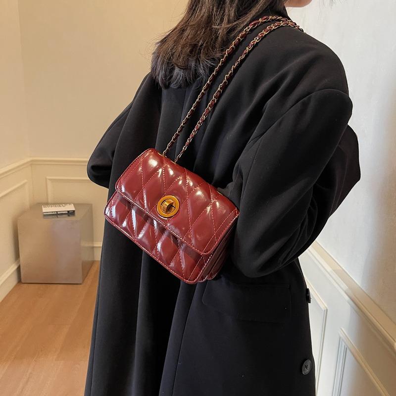 Rhombus Chain Bag Women's New Popular Versatile Shoulder Messenger Bag High-end Commuter Small Square Bag