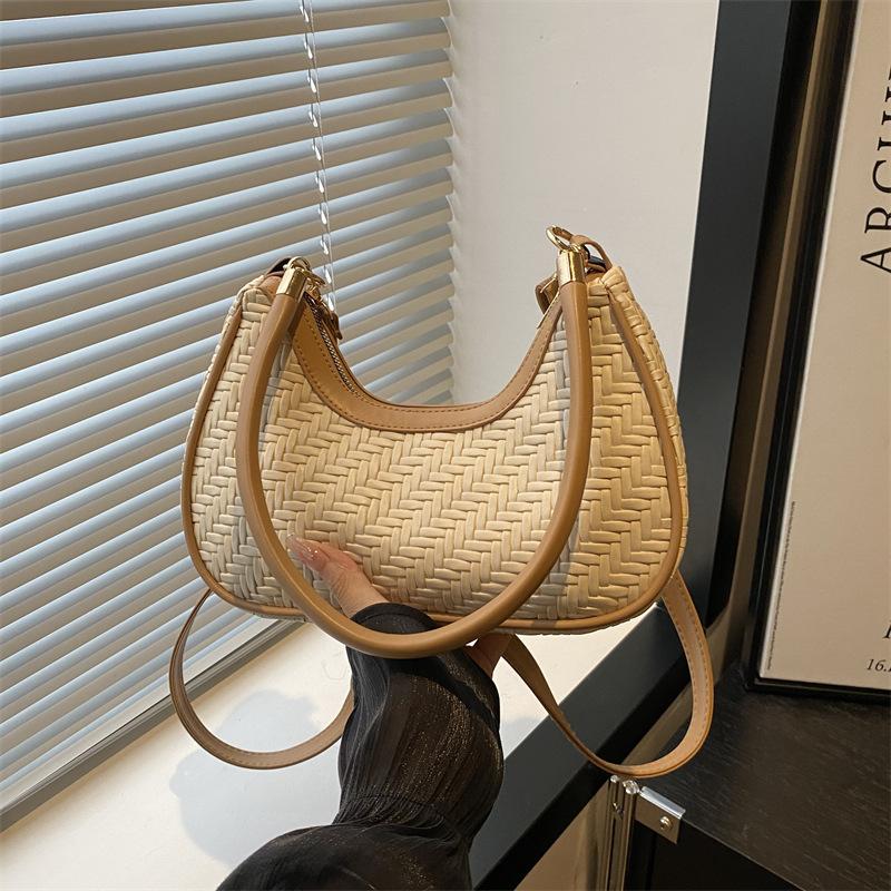 Niche Design Simple Woven Shoulder Underarm Bag Women's 2025 Summer New Versatile Messenger Dumpling Bag