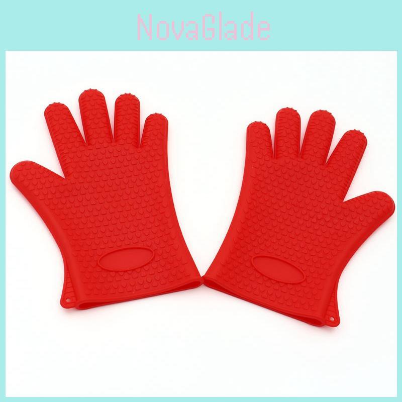 Red Silicone Glove For Cooking With Non-toxic And Safe Insulation**