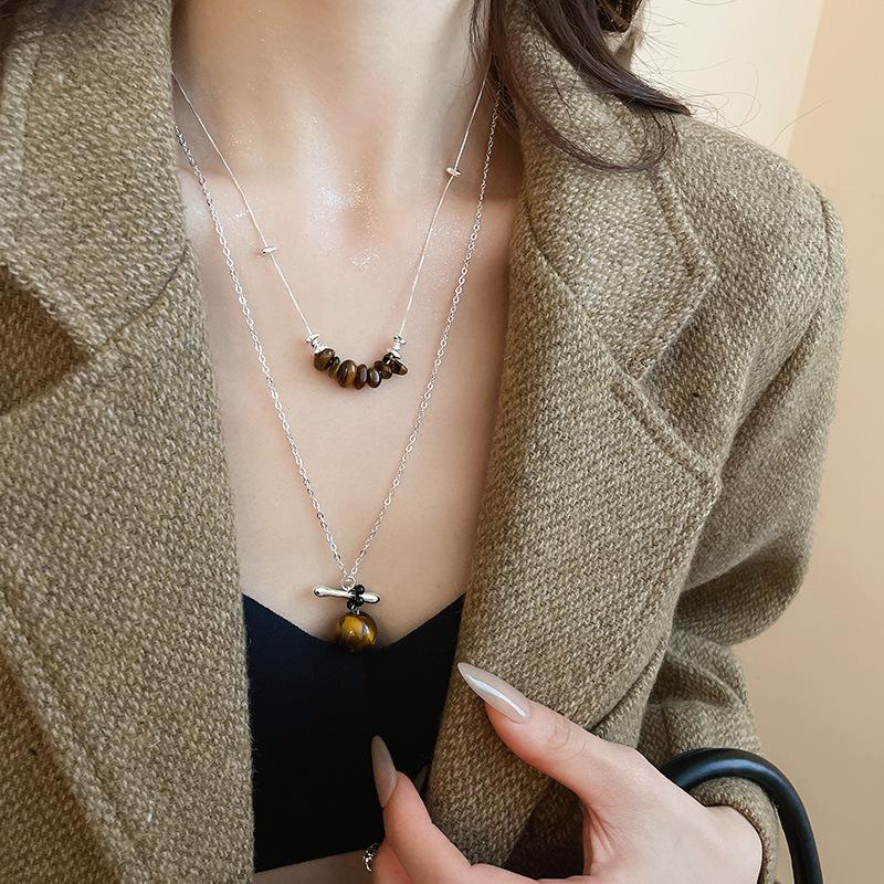 Autumn and winter retro coffee color tiger's eye stone pearl necklace temperament collarbone chain Maillard necklace women