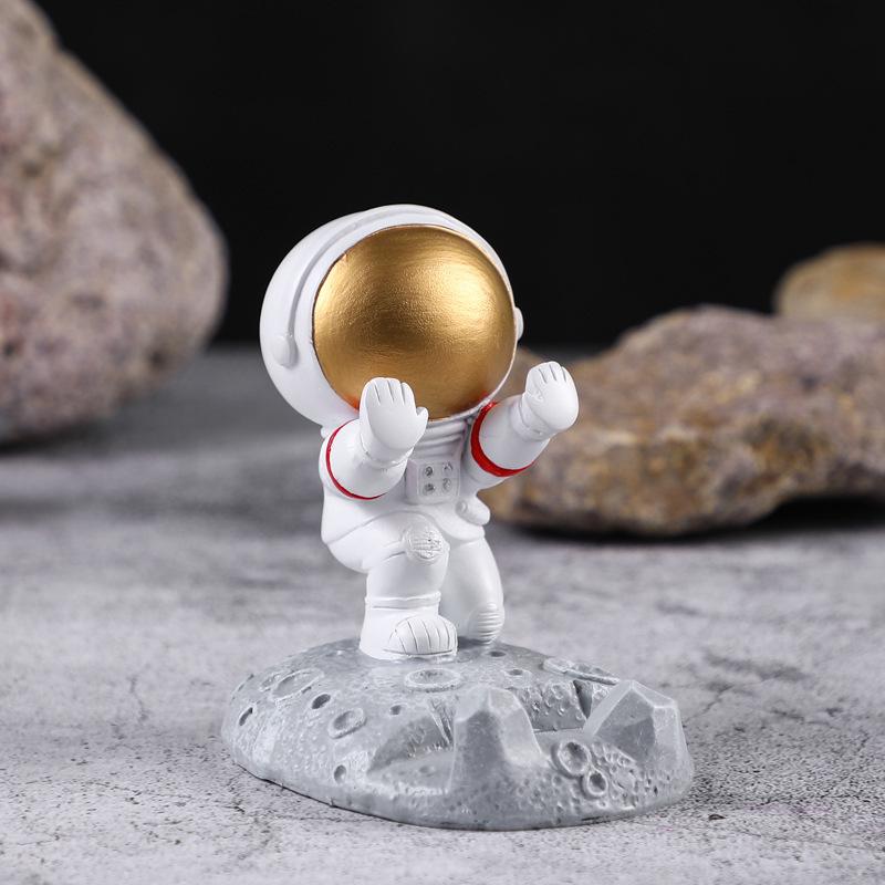 Creative Astronaut Phone Holder - Cute & Fun Desktop Ornament