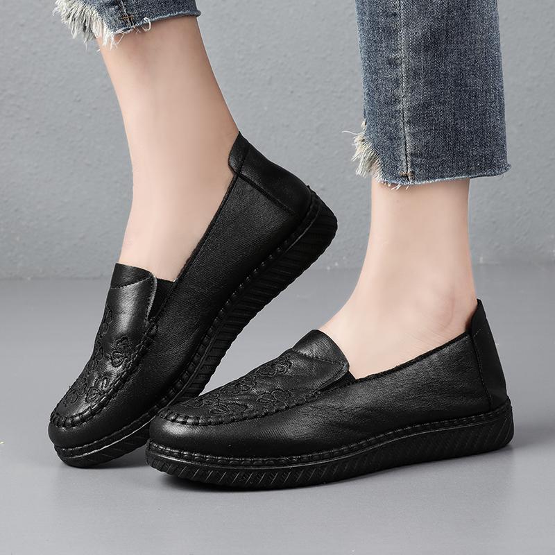 New style ladies loafers, simple and classic mom shoes, ladies leather flat shoes, anti-slip and comfortable soft materials