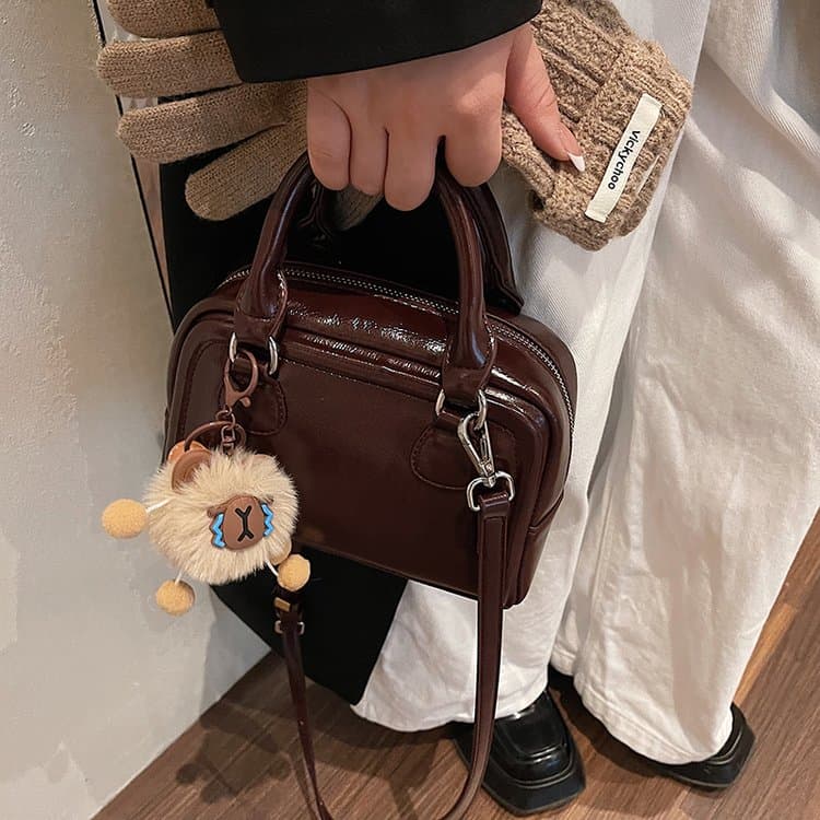 Retro style portable messenger small bag