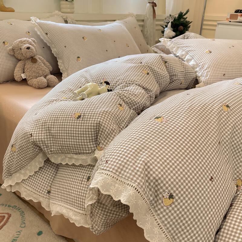 Cexuan White Goose Down Duvet & Cotton 4-Piece Bedding Set