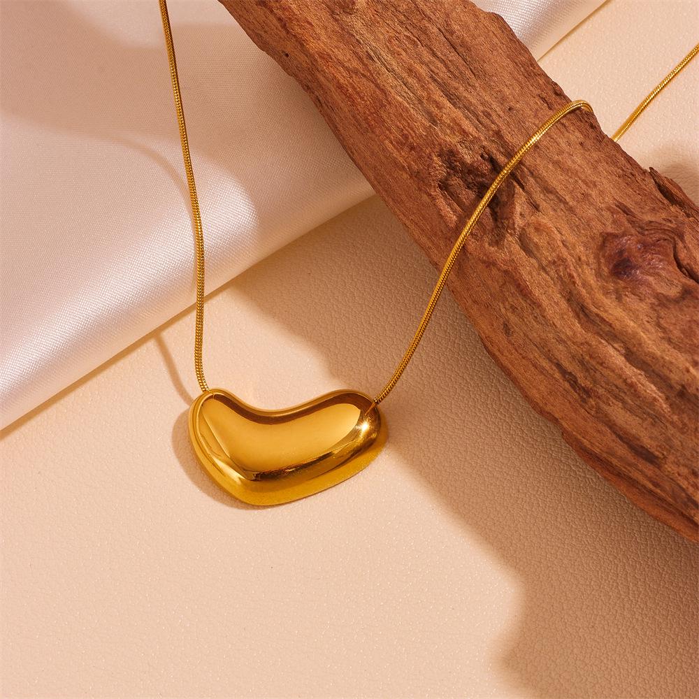 European & American Hip Hop Style Women's Snake Bone Chain Necklace, 18K Gold Plated Titanium Steel Collarbone Pendant.