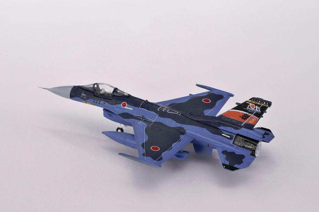 PLATZ Japan Air Force 70th Anniversary of the Founding of the Air Force 70th Anniversary of the Opening of Tsuiki Base Painted Aircraft Set of 2