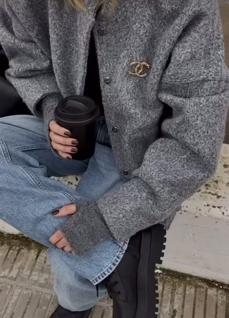 Women's European & American Stand Collar Solid Color Long Sleeve Jacket - Versatile Short Woolen Coat for Spring & Autumn.