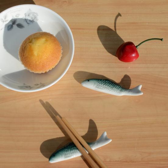 Chopstick Rest Ceramic Fish Shape Chopstick Holders Cute Spoon Fork Knife Rack for Home Kitchen Table Decoration