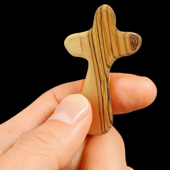 Wooden Cross Decoration Cross My Heart Emotional Support Pocket Hug Handheld Cross Men Women Faith Prayer Encouragement Gift