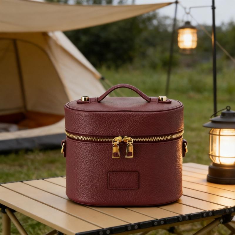 PU Leather Toiletry Organizer Bag Makeup Case with Carrying Handle And Zippered Cover Design for Cosmetic Storage Use