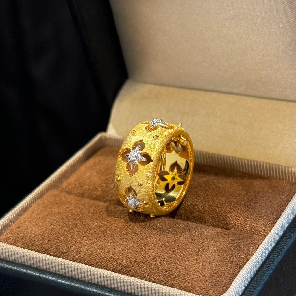 Czterolistna Koniczyna Diamentowy Tłuczek z Pierścieniem Wysadzanym Diamentami Symulowany diament wysokowęglowy 7A Tekstura 18k Złota Pełen Bogactwa i Szczęścia Do Noszenia na Co Dzień