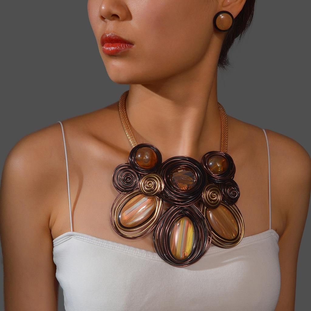 New Fashion Jewelry Set for Women Personality Exaggeration Handmade Aluminum Wire Woven Crystal Bead Necklace and Earrings