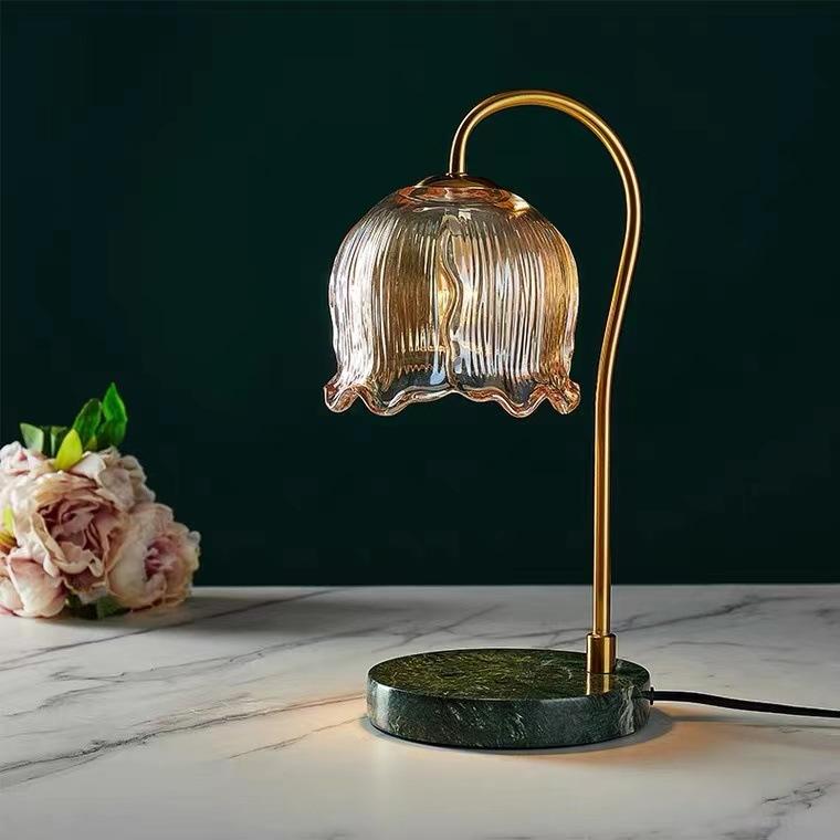 Teplá svíčková lampa ve tvaru tulipánu Francouzská retro noční lampička do ložnice Stolní lampa pro atmosféru bez plamene a vůně