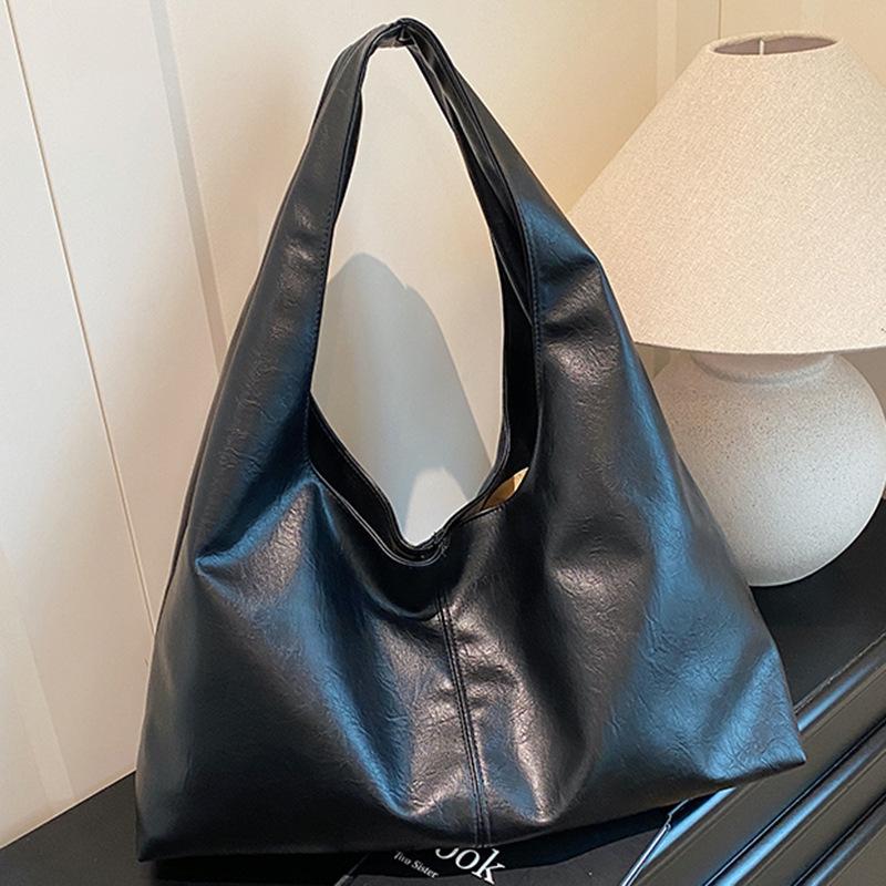 Stylish and Simple Casual Bag Women's Large-capacity Autumn New Shoulder Messenger Bag Commuter Soft Leather Tote Bag