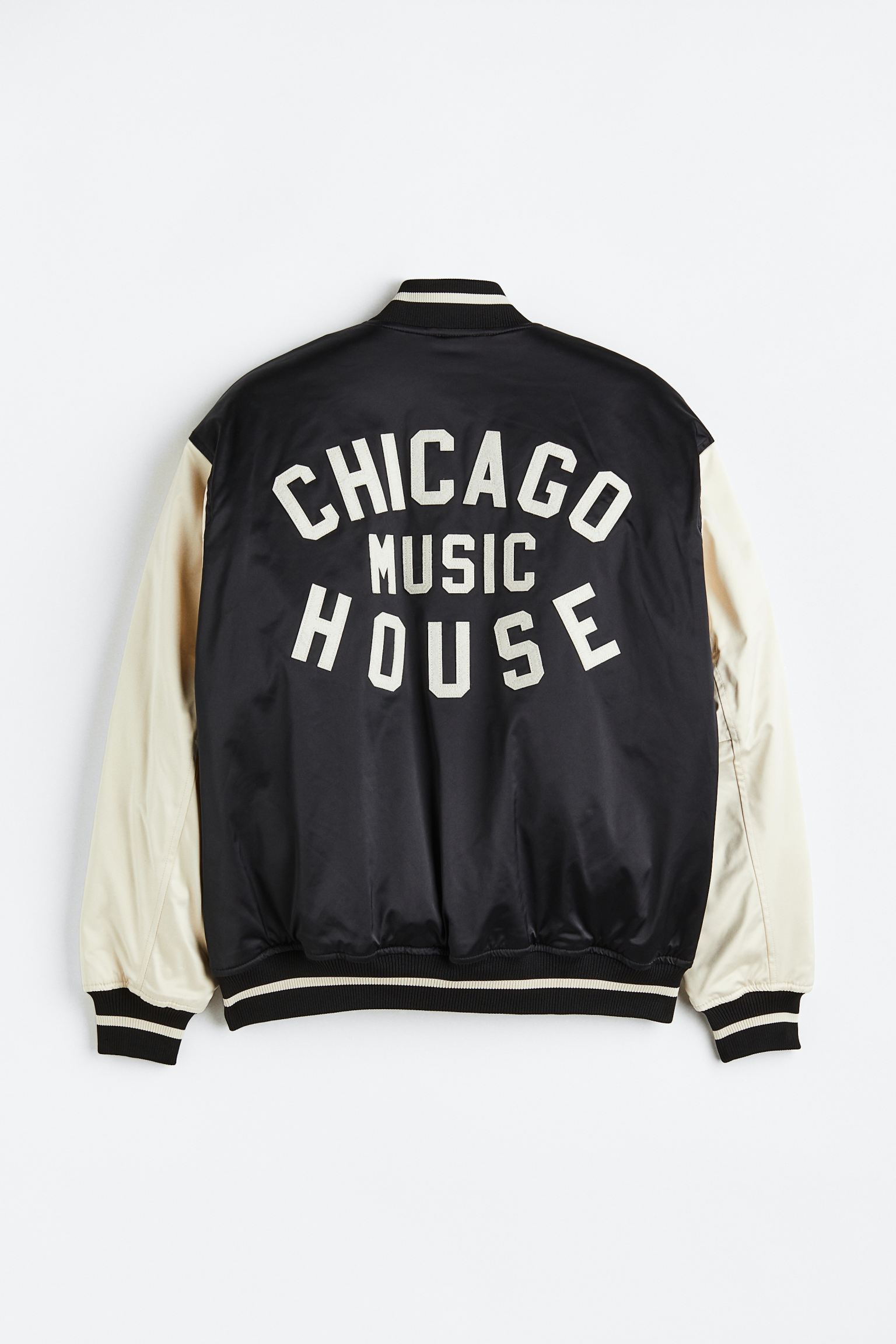 

Атласная бейсбольная куртка оверсайз-фит