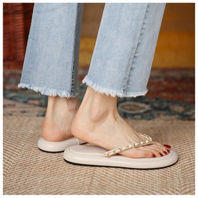 Mode 2024 Kvinna Trend Ny Sommar Guld Guldspänne Dammtofflor Mode Slip on Dam Flipflops Platt Klack Utomhus Casual Sandaler