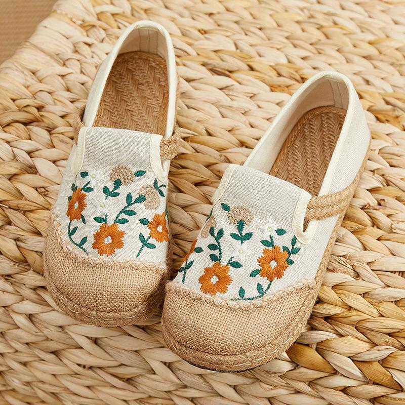 2025 Spring Women's Ethnic Style Linen Embroidered Low-Top Flats