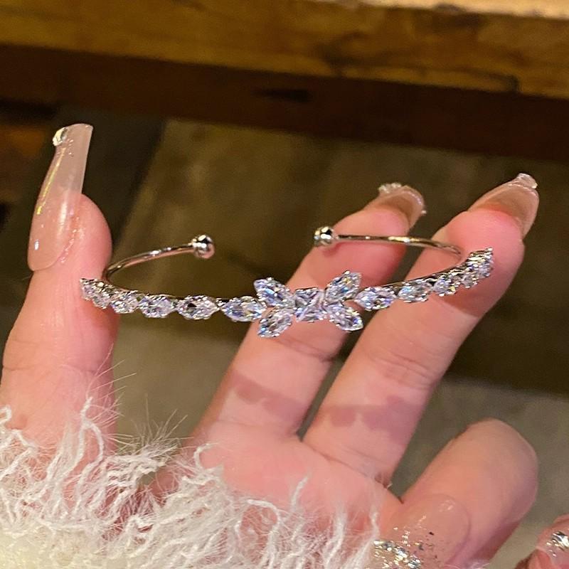 

1PC Delicate Bow Adjustable Bracelet Bangle Luxury Fashion Rhinestone Crystal Bracelets for Women Girls Wedding Wristband Jewelry
