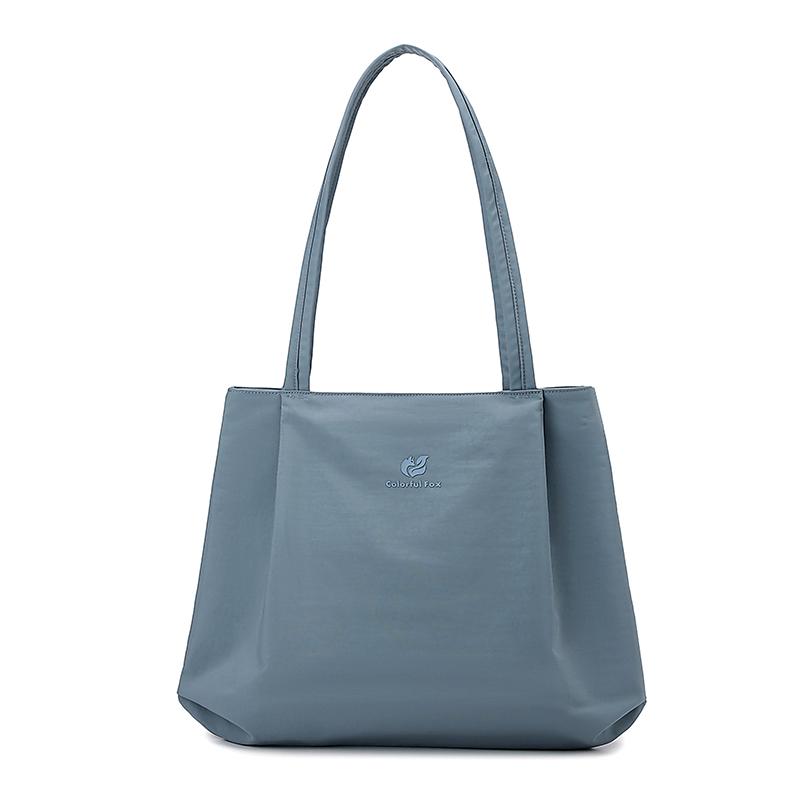 Minimalist Tote Bag with Spacious Interior and Smooth Finish, Ideal for Daily Use and Casual Outings