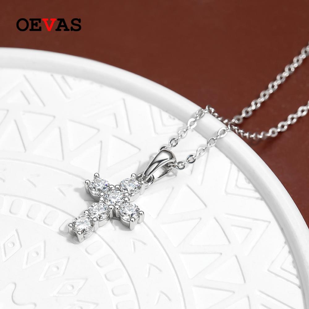OEVAS 100% 925 Sterling Silber Echter 0,1 Karat 3mm Moissanit Kreuz Anhänger Halskette für Damen Funkelnder Party Feiner Schmuck Geschenke
