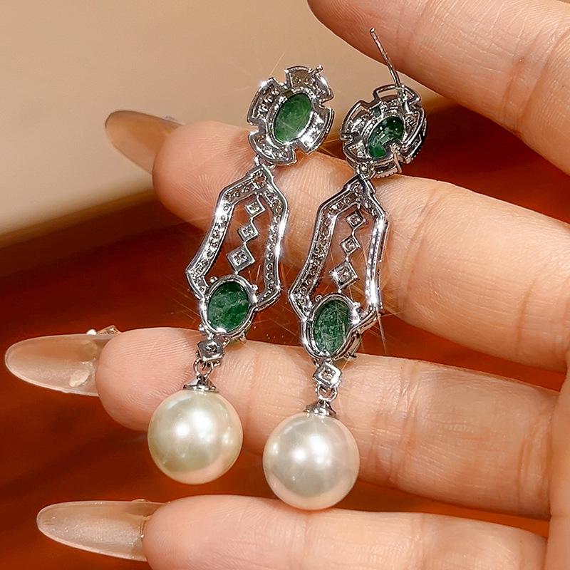 New Jewelry Earrings Australian White Pearl Long Tassel Emerald Socialite Temperament Fashionable Women's Style Imitation