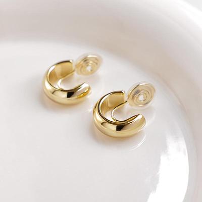 Chic No-Pierce Smooth Ear Clip Earrings for Women – Trendy & Versatile