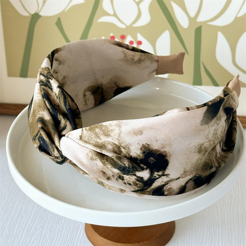 Wide Design Tie Dye Headband Vintage Oil Painting Print Hair Accessory for Women Comfortable for Yoga Gym