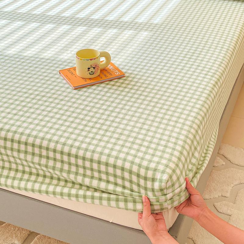 1pc Plaid Style Bedsheet Velvet Bed Cover Home Fitted Sheet Elastic Mattress Protector Winter Bed Linen sabanas (No Pillowcase)