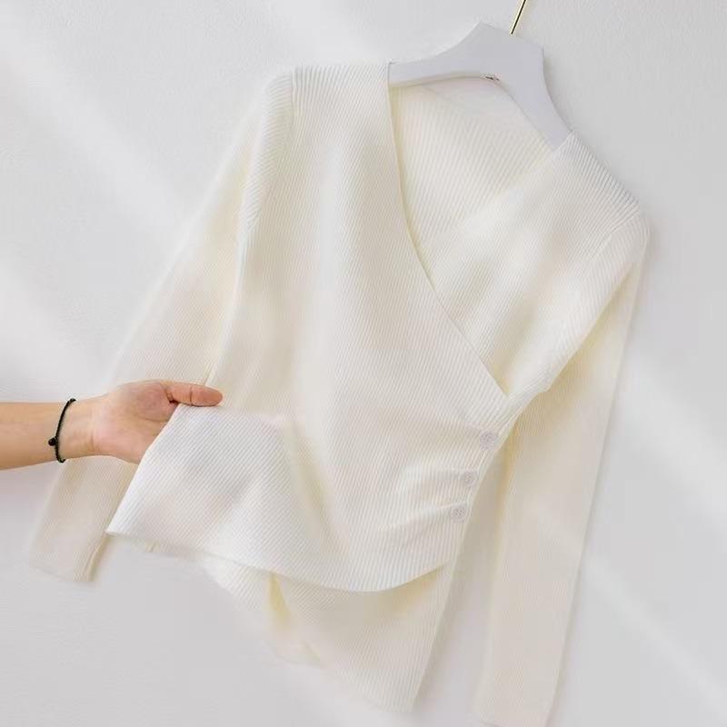 

Bottom shirt women s spring and autumn inner sweater new women s clothing autumn and winter versatile knitted sweater long-sleeved V-neck top S/80-90 білий