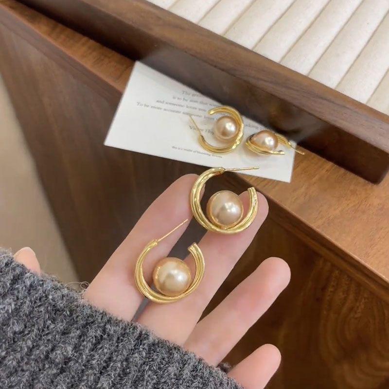 Módní náušnice pro ženy