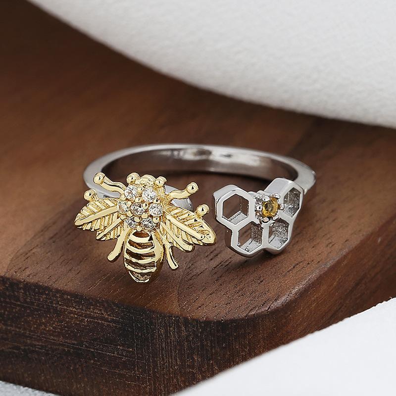 

Carlisle Original Niche Design Light Luxury Honeycomb Ring Ins European and American Pressure Ring Personality Trend opening adjustable
