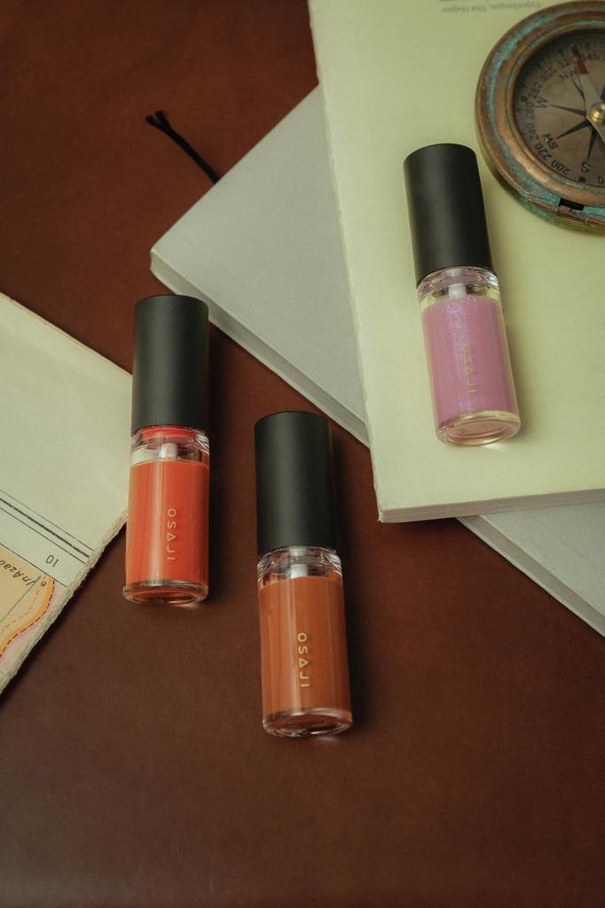 Osaji Nuance Lip Gloss EX02 Hikarinomukou Limited Edition glossy Moisturizing, moisturizing,