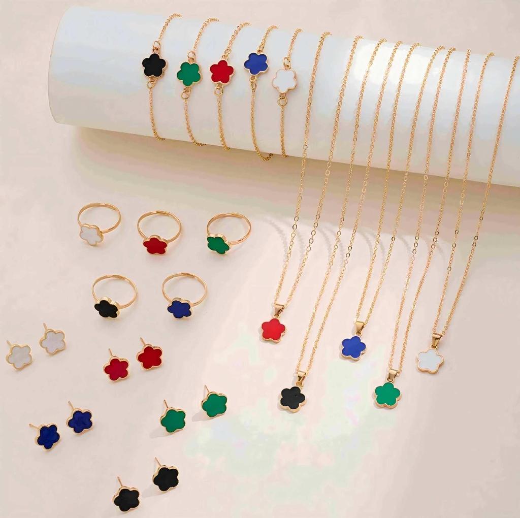Elegante Conjunto de Joias de Trevo de Quatro Folhas: Pulseira, Anel e Colar de Alta Qualidade