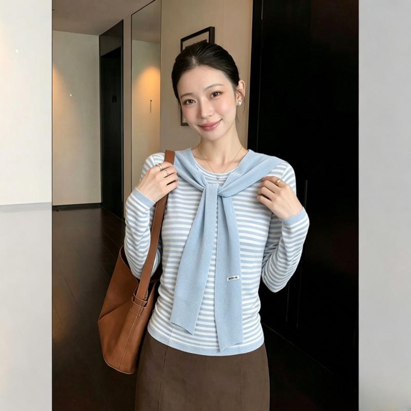 2026 Autumn Knitwear: Fresh, Stylish Two-Piece Shawl & Stripe Top