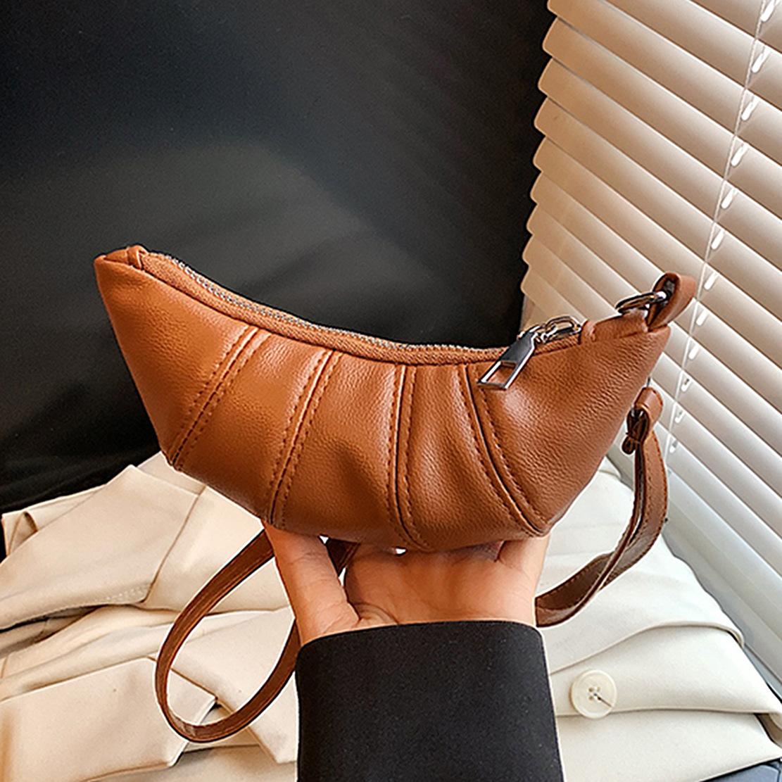 

Дизайн ниши для шеи, симпатичная сумка-круассан, модная тенденция, мини-сумка-мессенджер, однотонная, простая, с высокой текстурой коричневый