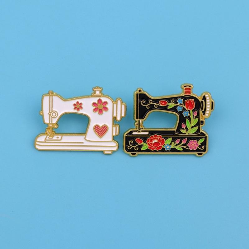 Creative Cartoon Sewing Machine Brooch Zinc Alloy Fashion Accessory Secure Pin Easy To Wear Gift for Craft Lovers