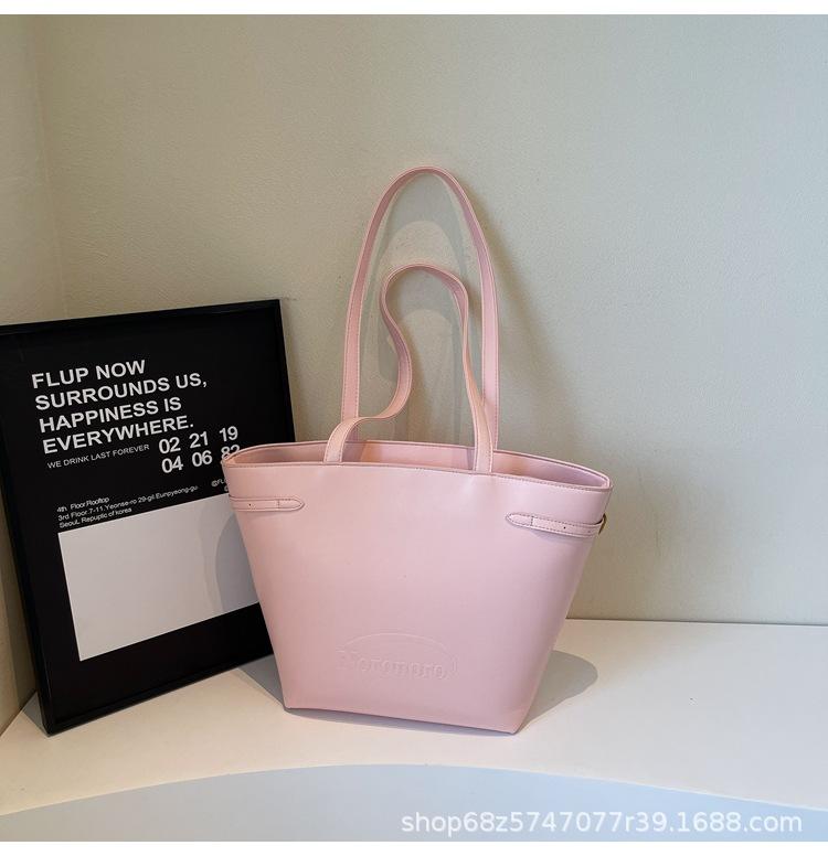 

Hand-held fashionable casual tote bag 2025 winter new Korean version large-capacity shoulder bag high-end underarm women s bag розовый