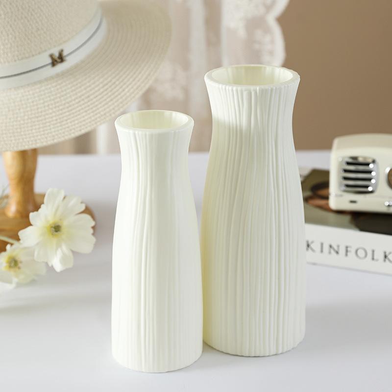 Plastic Flower Vase - A Small and Fresh One for The Living Room, with Anti-drop Function. Flower Arrangement Vase for Water Culture.