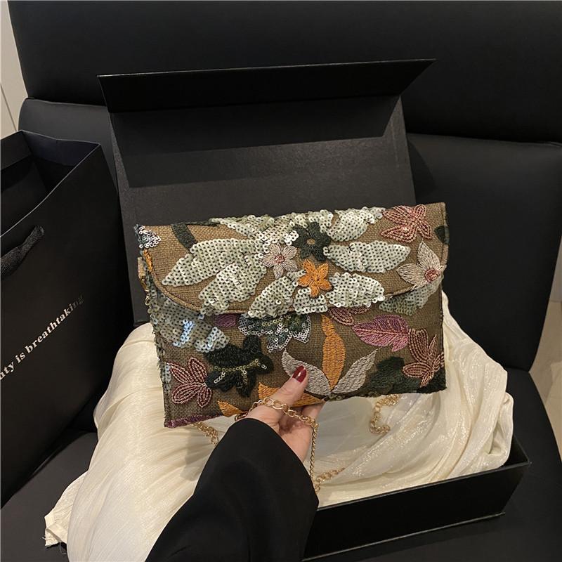 

Премиальная сумка-конверт Лето Новая мода Пайетки Вышивка Цветок Нишевая Женская Маленькая Квадратная Сумка коричневый