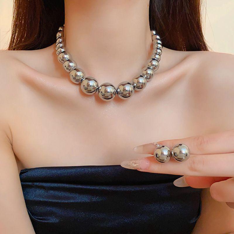 Set Colier și Cercei Geometrice cu Diamante Zirconiu - Bijuterii Elegante de Lux Ușor