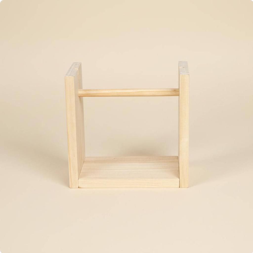 Yarn Spool Rack Knotsnag-resistantFree Wooden Yarn Holder Crafting Supply Sturdy Wood Even Rotation for Crocheters