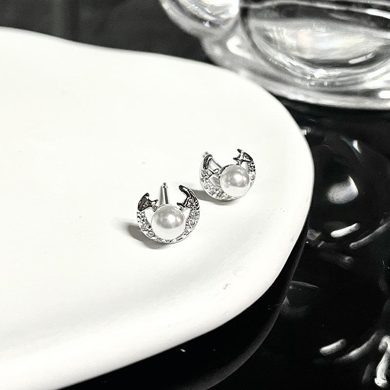 Moon Star Small Fashion Earrings Niche Design Sense High Sense Pearl Zircon Personality Earrings