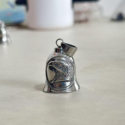 Ciondolo Vikingo Punk Vintage Europeo per Motociclista: Campanella da pastore aquila respingi-demoni