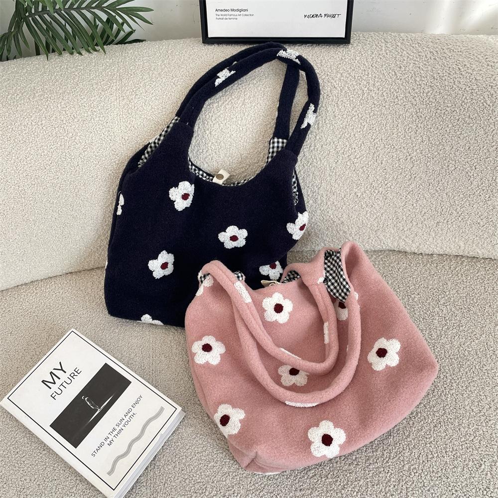 Flower Embroidery Plush Women's Shoulder Bags Winter Faux Lamb Wool Plaid Vest Bags Sweet Floral Furry Tote Large Handbags Purse