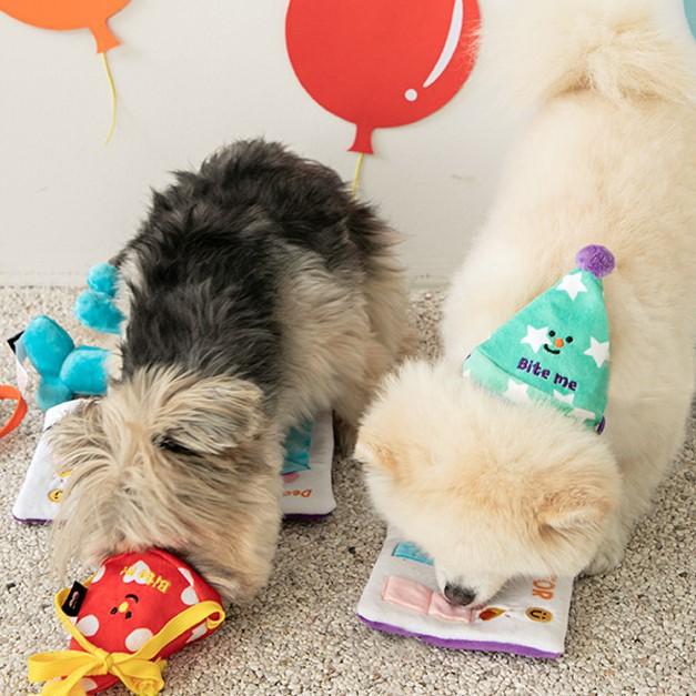 Multifunktionale Polyester Haustier Party Geburtstagshut Hund Niedliche Cartoon Plüsch Festival Verkleidung Vokal Schnüffelspielzeug