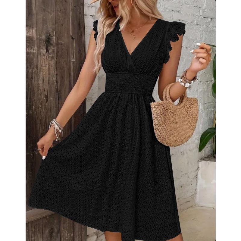 Letní dámské šaty s rukávy ve tvaru lotosového listu, výstřihem do V a prolamovanou výšivkou