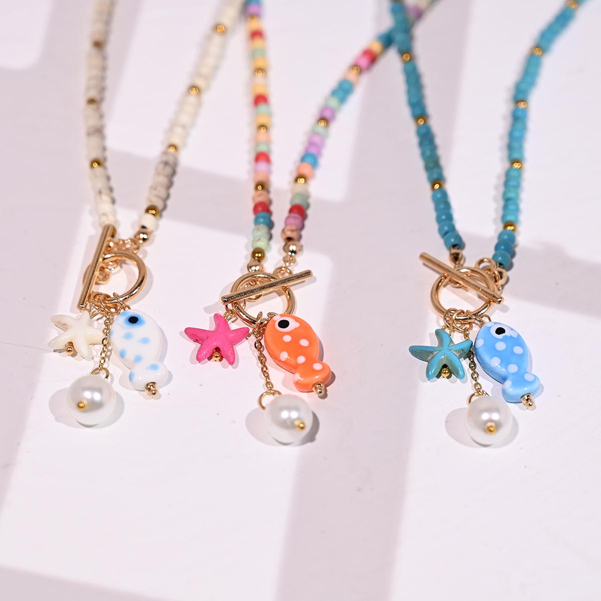 Bohemian Sea-Inspired Ceramic Fish & Starfish Pendant Necklace with 4mm Synthetic Turquoise Beads, Lightweight Beach Jewelry белый