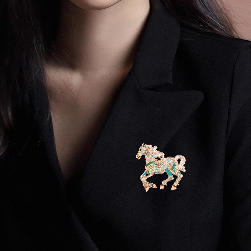 1Pc Animal Decoration Commemorative Gift Diamond Studded Fresh Zinc Alloy Sweet Pony Brooch