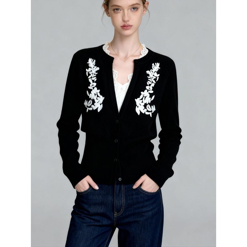 2026 New Autumn and Winter Stylish and Elegant Knitted Cardigan with High-End Floral Embroidery Sweater for Women In Spring